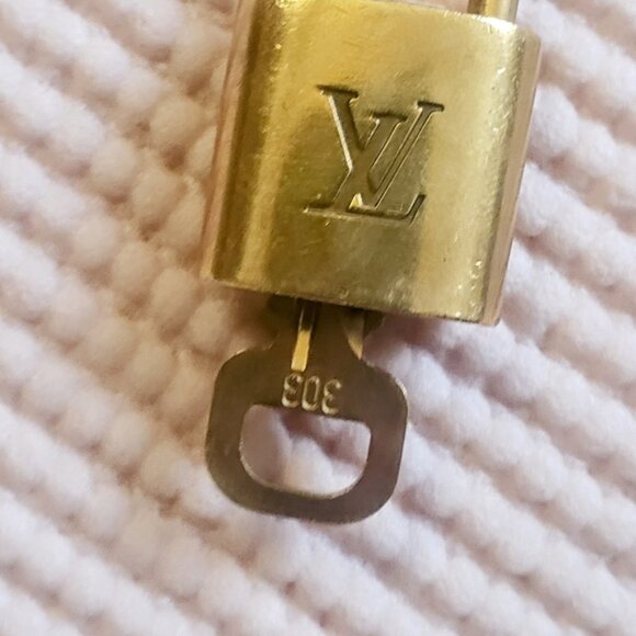 Louis Vuitton Lock and Key #303 - Picture 3 of 10